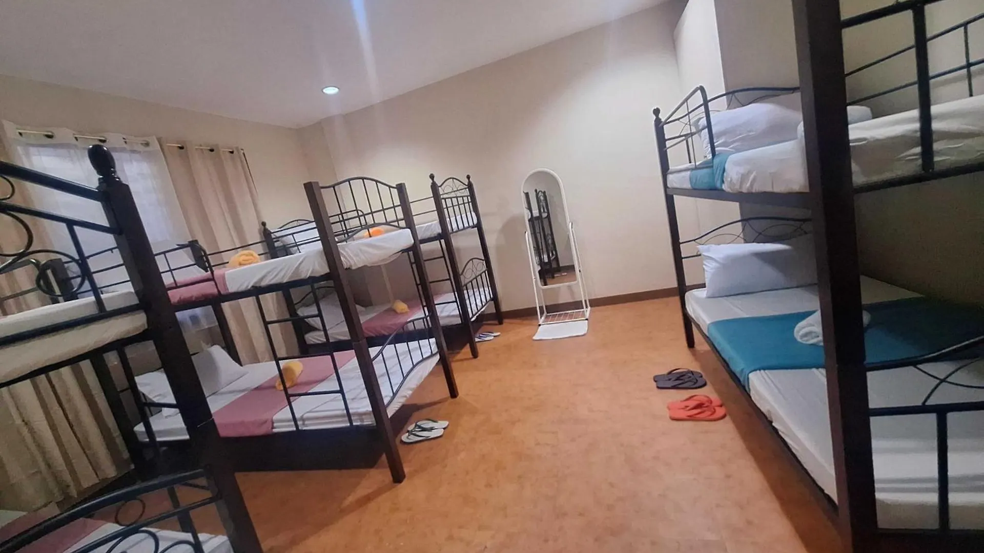Séjour chez l'habitant Spacious Family Apartment Transient House 10Pax Near Spmc And Sm Lanang Davao City