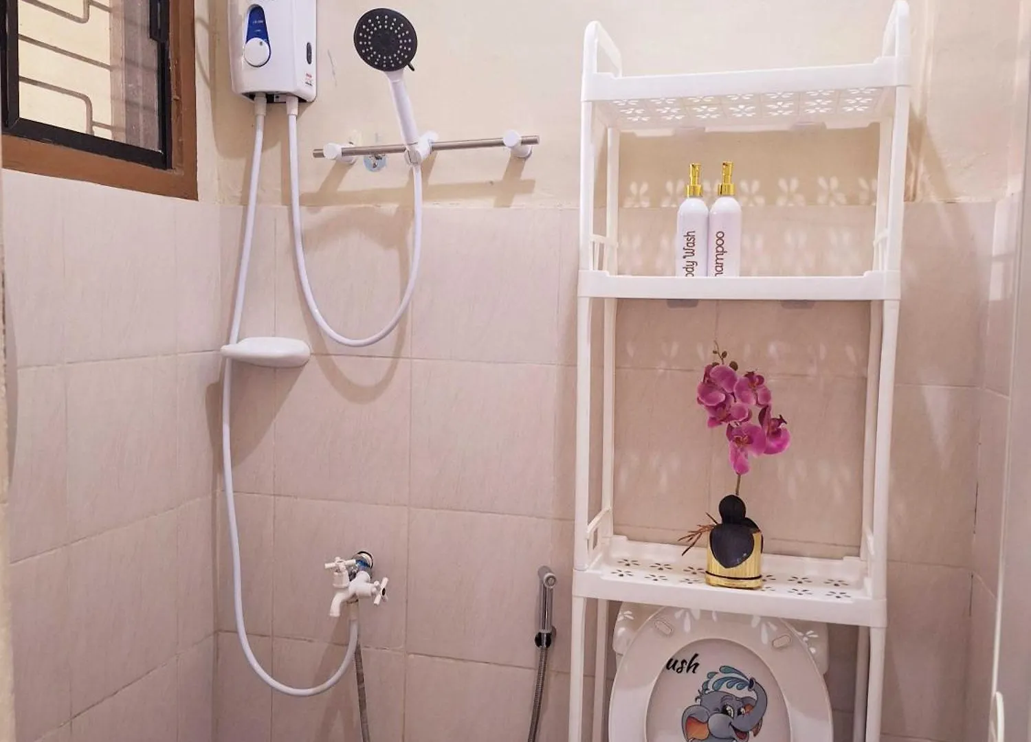 Spacious Family Apartment Transient House 10Pax Near Spmc And Sm Lanang Davao City Séjour chez l'habitant