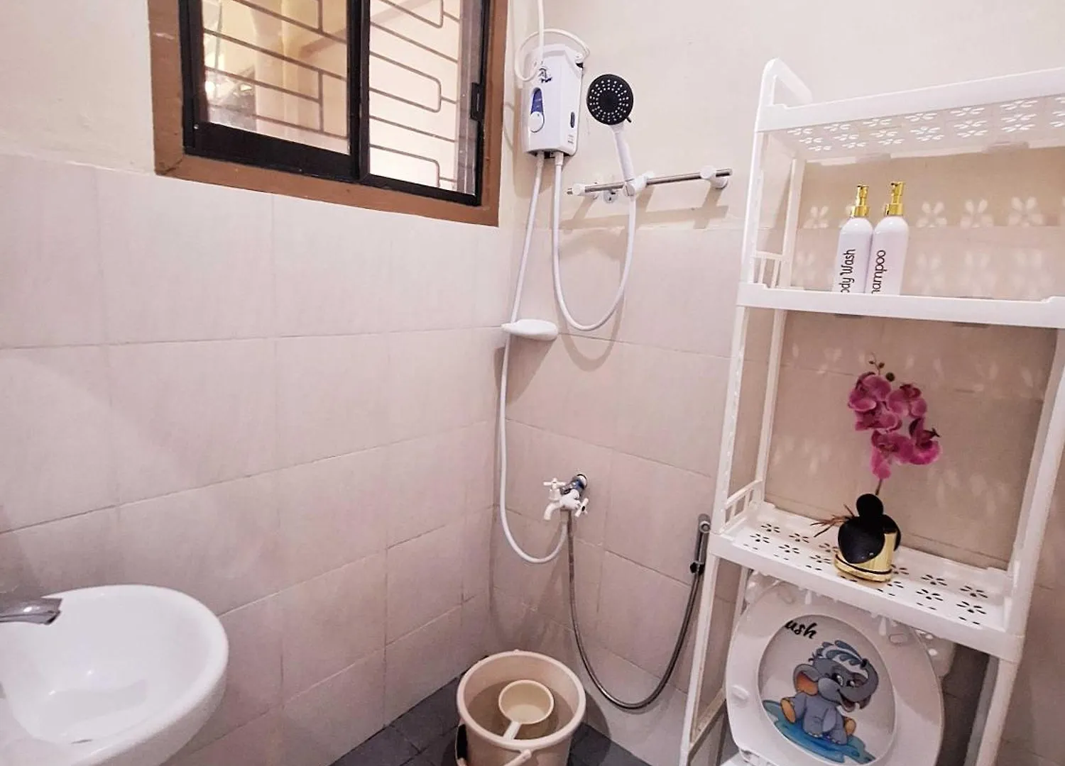 Séjour chez l'habitant Spacious Family Apartment Transient House 10Pax Near Spmc And Sm Lanang Davao City Philippines